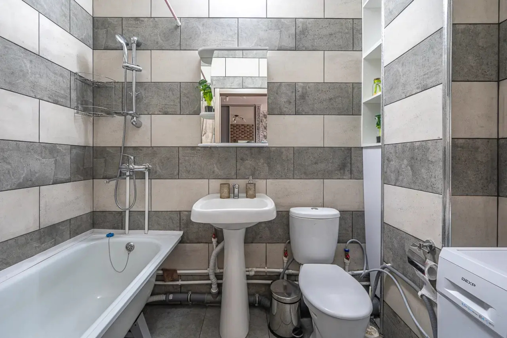 109 Alekseya Latyshova 1 Apartments
