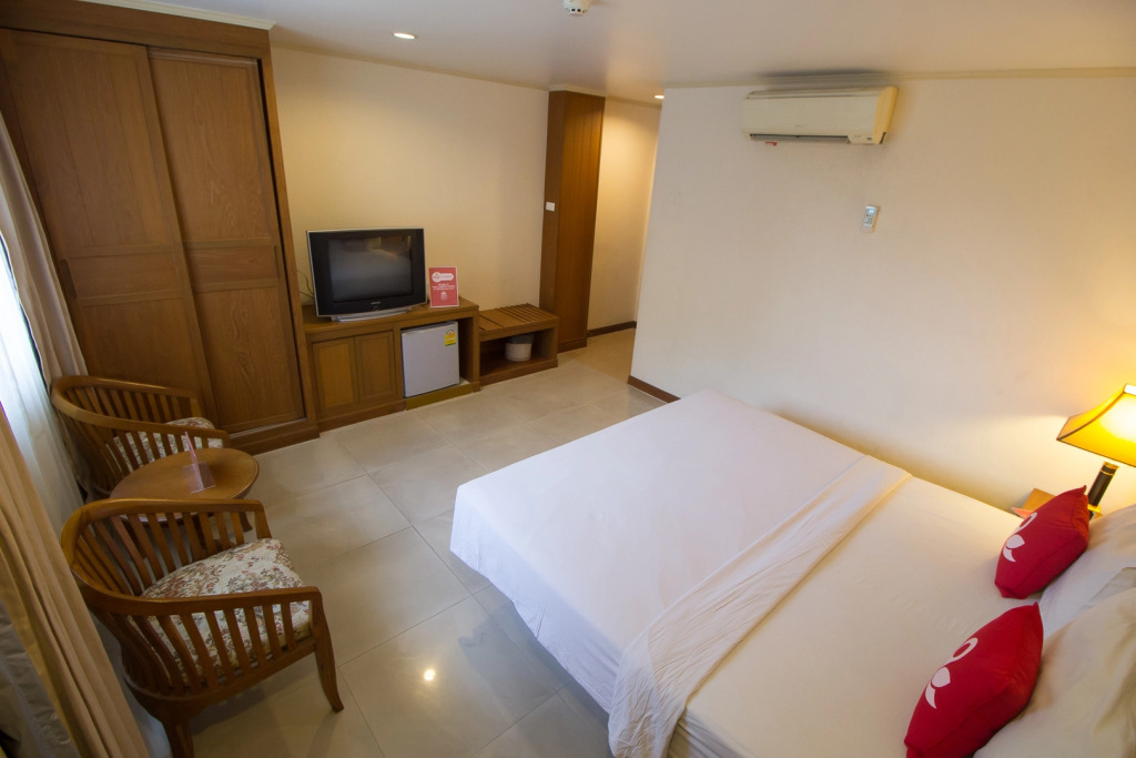 Отель ZEN Rooms Petchburi 11 Pratunam