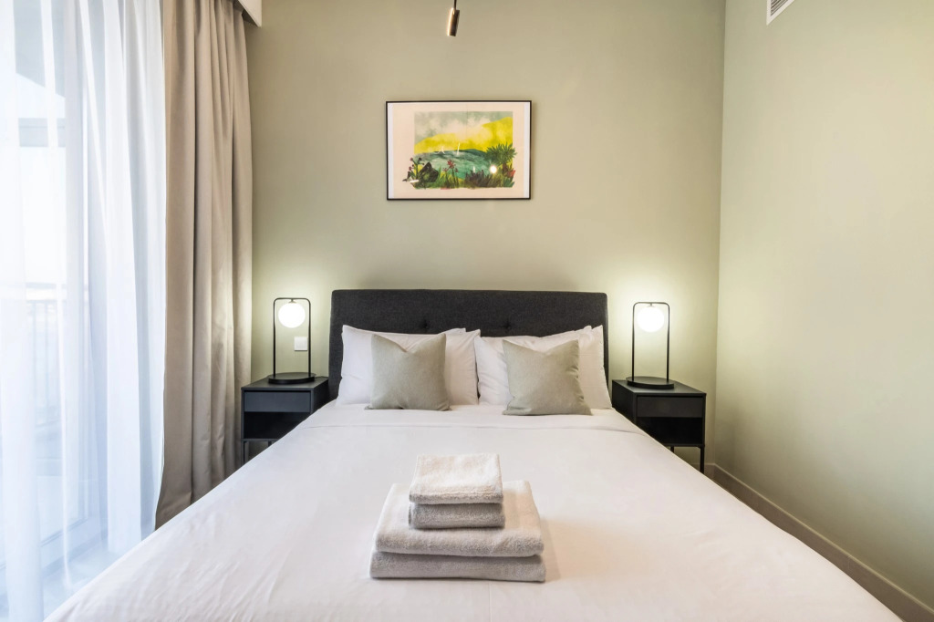 Апартаменты Bright 2BR, Top tower Creek Rise