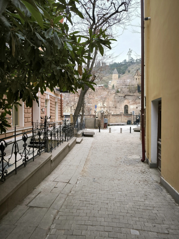 Частный Дом Tbilisi Central Apartment