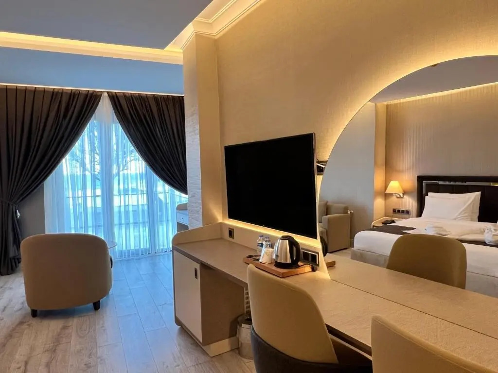 MQ Hotel Suites & SPA