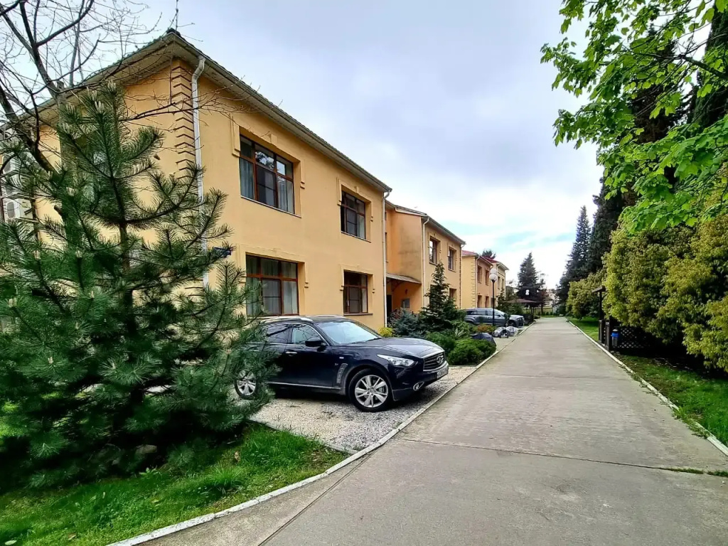 Townhouse Orkhideya