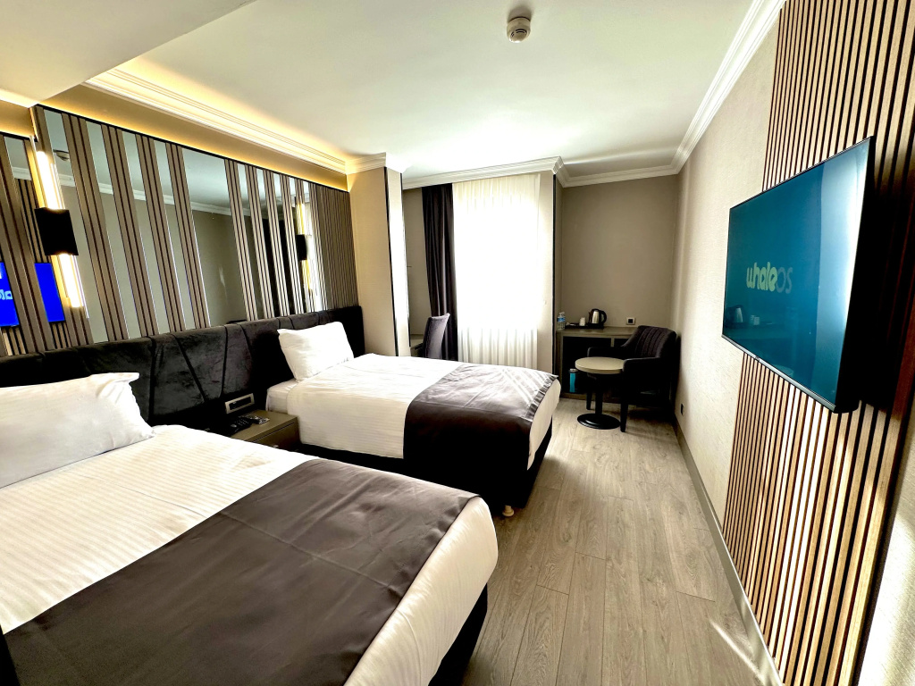 Aven Hotel