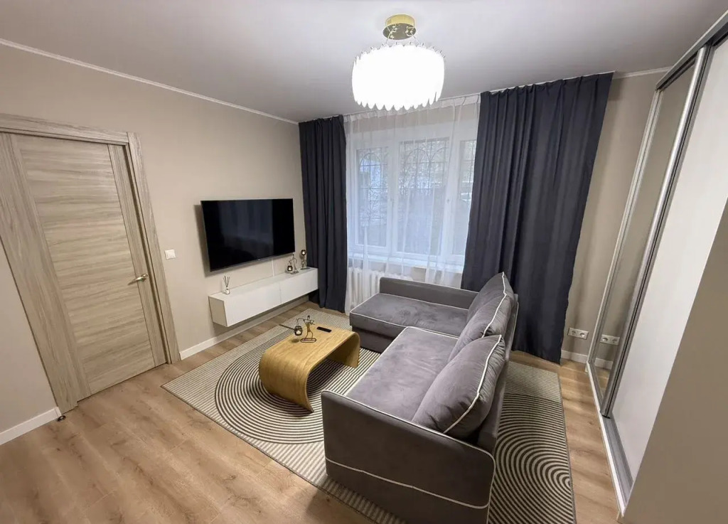 Na Obrucheva Flat