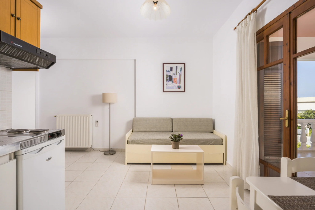 Captain Michalis Apartments - 750m from Kalamaki Beach