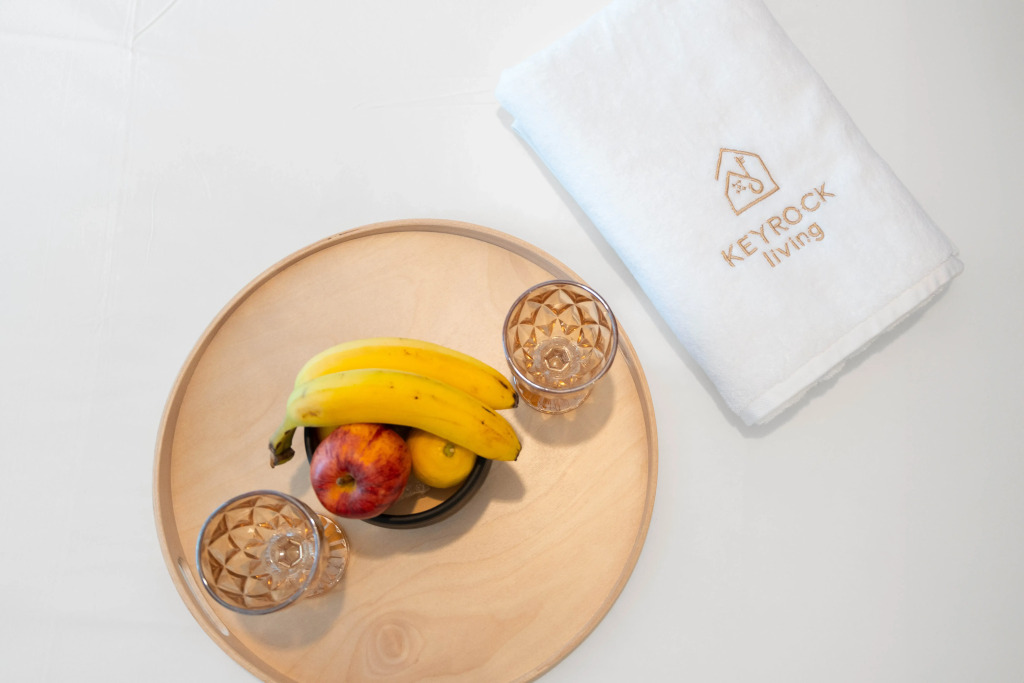 Апартаменты Keyrock Chic 2BR Escape Pool & Lake View