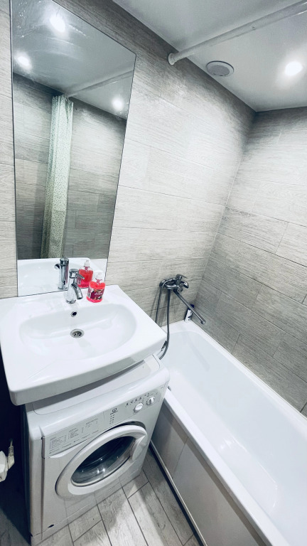 Tryohkomnatnye na Proletarskom Prospekte 17 Apartments