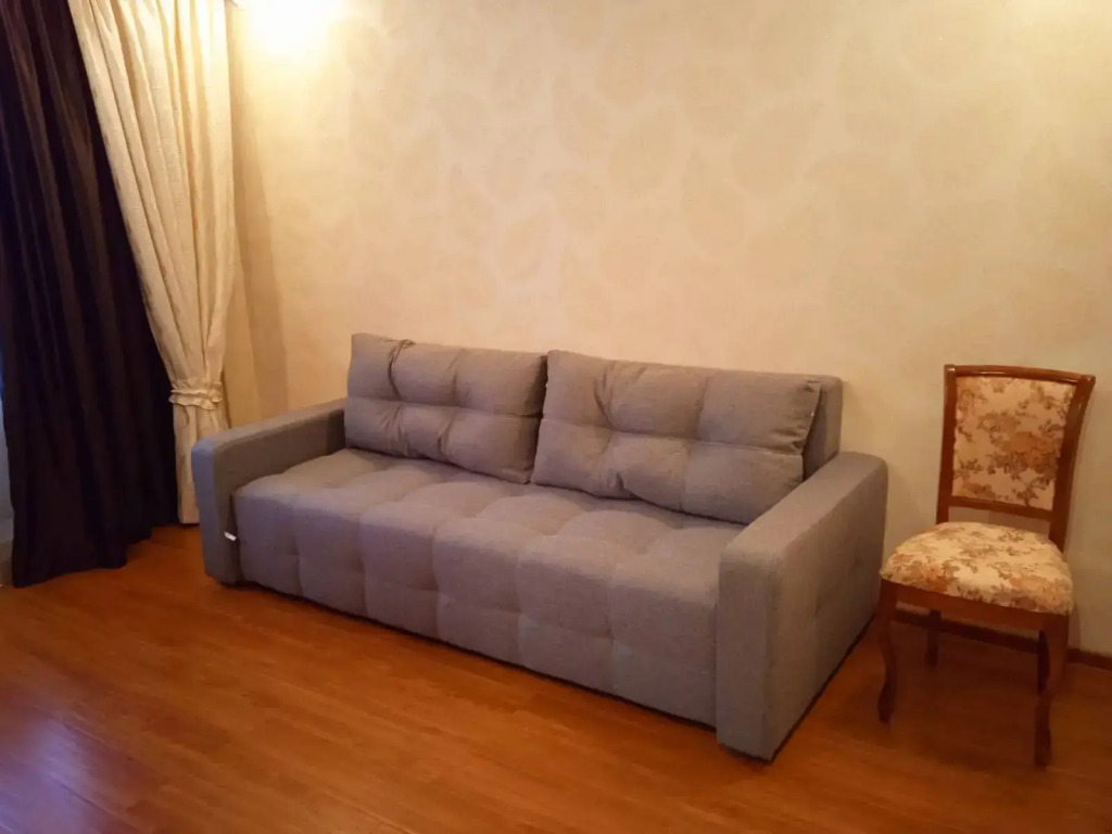 Квартира Суворова 28