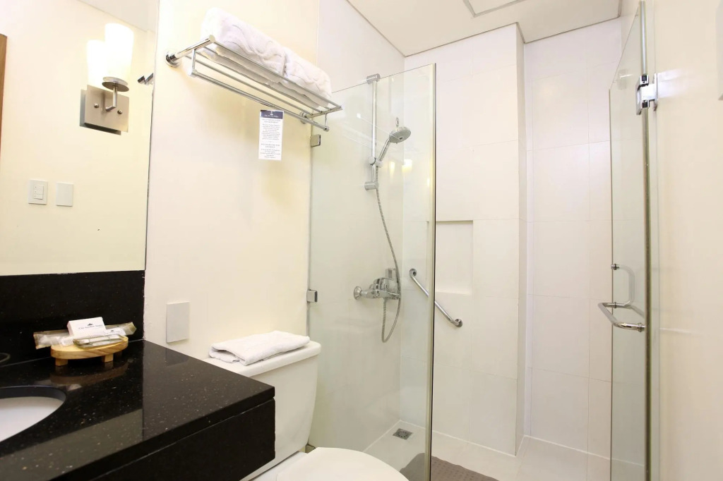 Отель City Garden Suites Manila