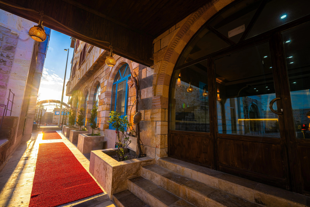 hotels crazy horse
