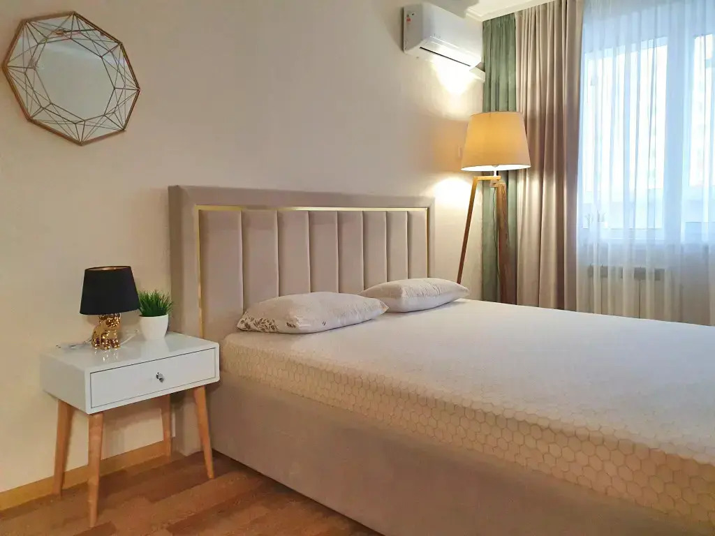 Квартира Виталий HouseRent Двухкомнатная по пр. Строителей, 80