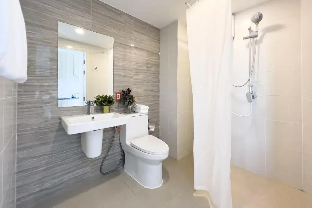 Отель Wellness Stay & Hotel Sukhumvit 107