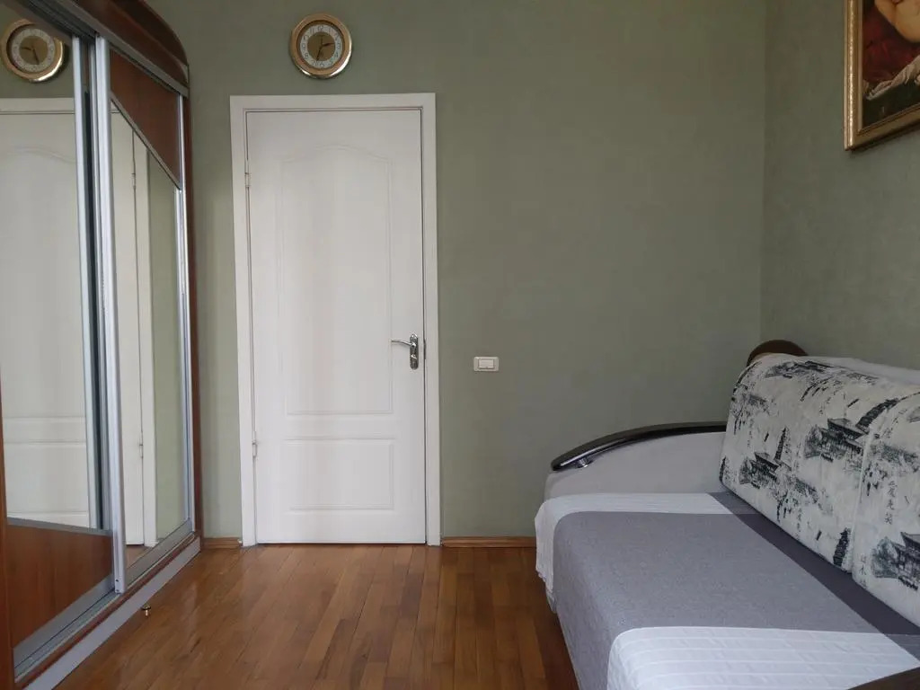 Burdenko Guest House