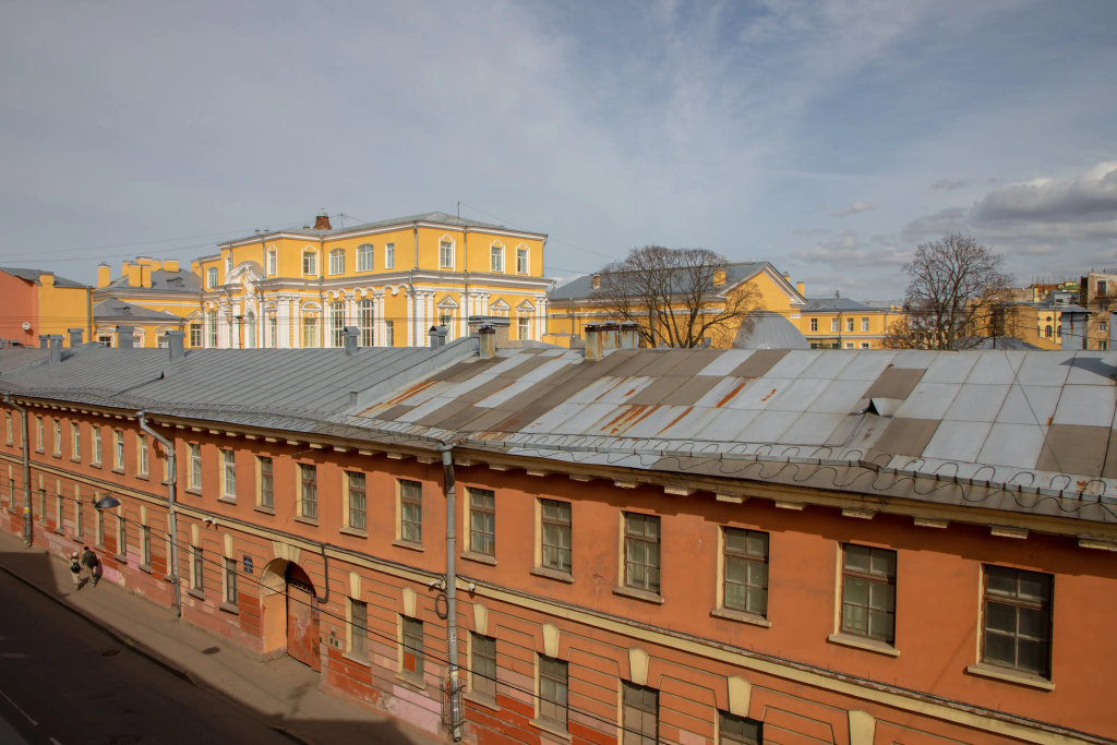 Отель Yellow