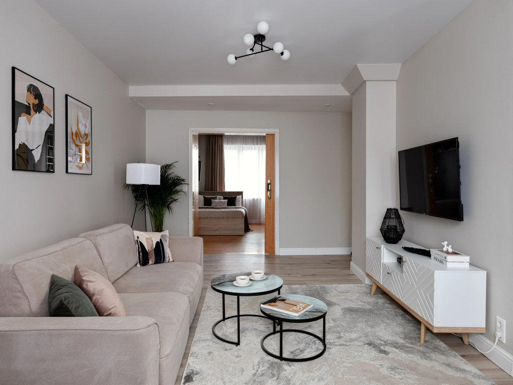 Квартира GM Apartments Стильная Трехкомнатная с балконом и видом на Патриаршие