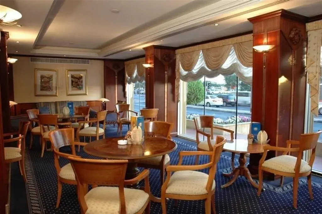 Riviera Hotel