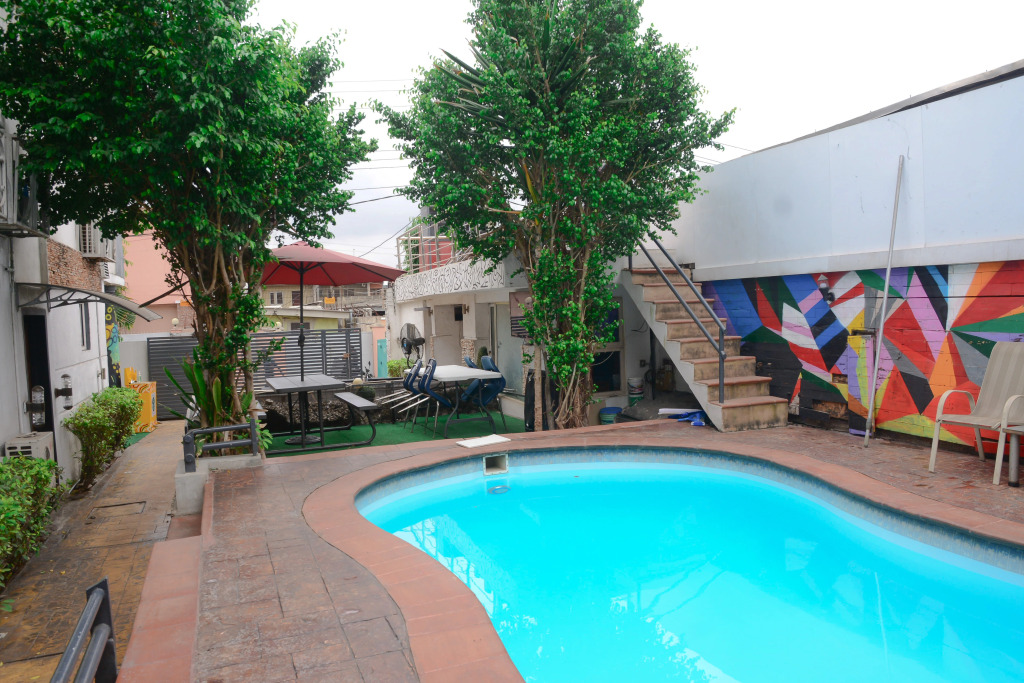 Отель Connecting Lagos Suites
