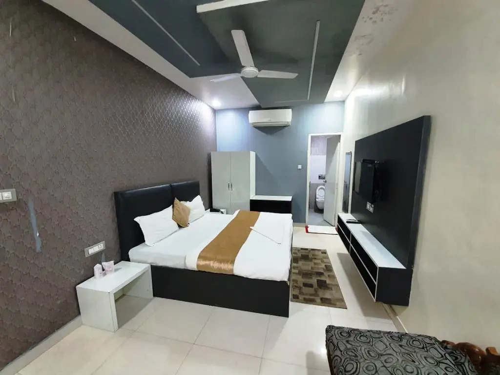 Hotel Mandakini Royal