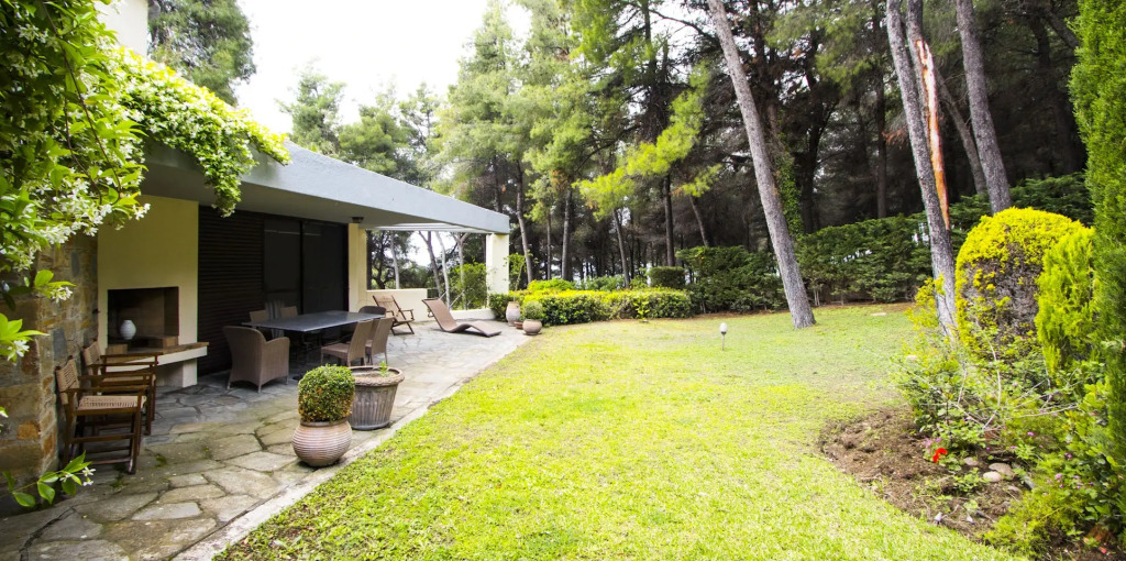 Вилла Araucaria Shared Pool Sani