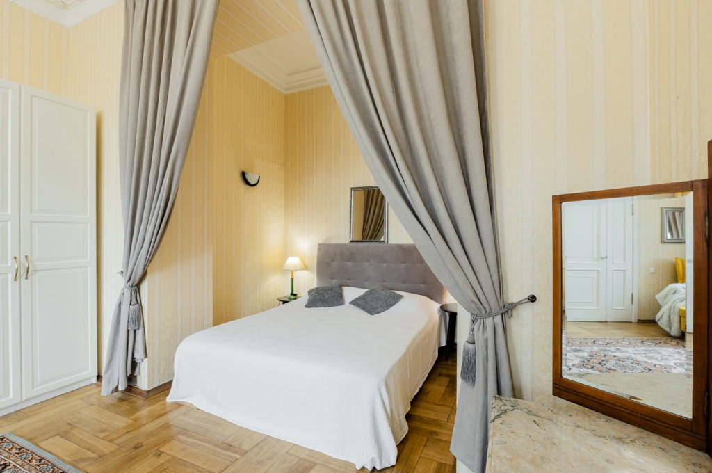 Апартаменты SpbStay Вознесенский 3/5