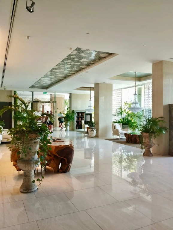 The Riviera Wongamat Hong Apartment