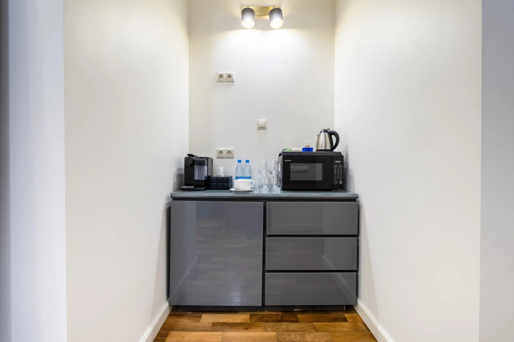 Rockmond 61 Junior Suite 1
