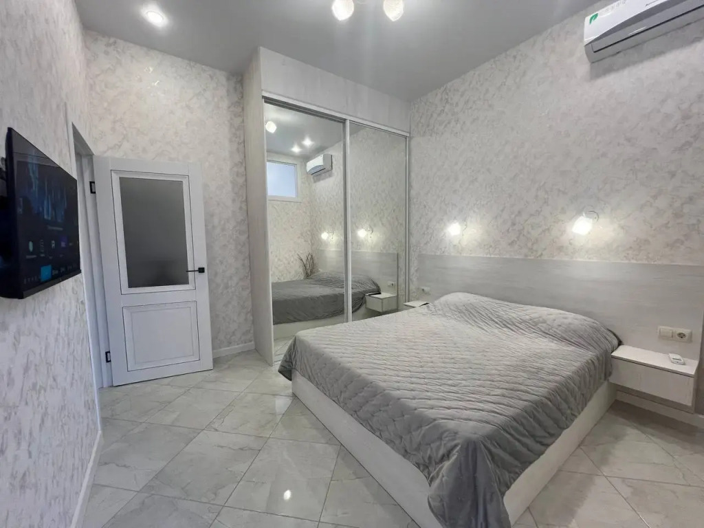Trekhkomnatnaya Krymskaya 22 Flat