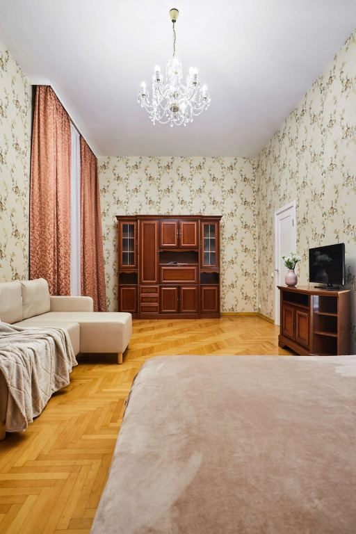 Квартира Flatstay с Эркером и Высокими Потолками