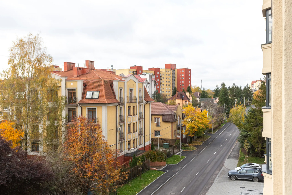 Квартира Романтическая студия в новом доме с лоджией