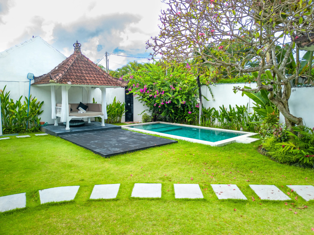 Curves Bali Villa