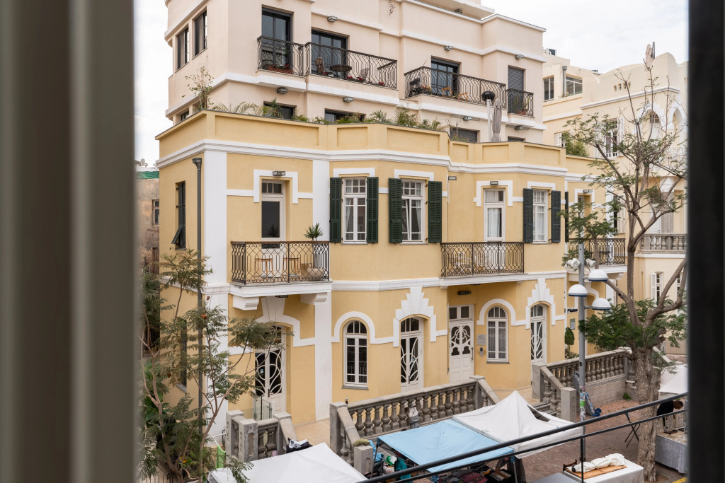 Апартаменты Blueground at Nahalat Byniamin Exquisite Balcony ID54