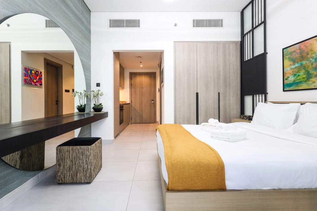 Апартаменты Elite LUX Holiday Homes Relax & Unwind in Stylish JVC Studio