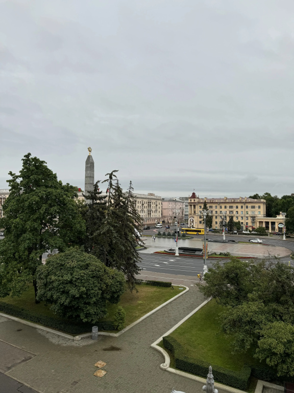 Апартаменты Сталинка в центре, вид на Площадь Победы