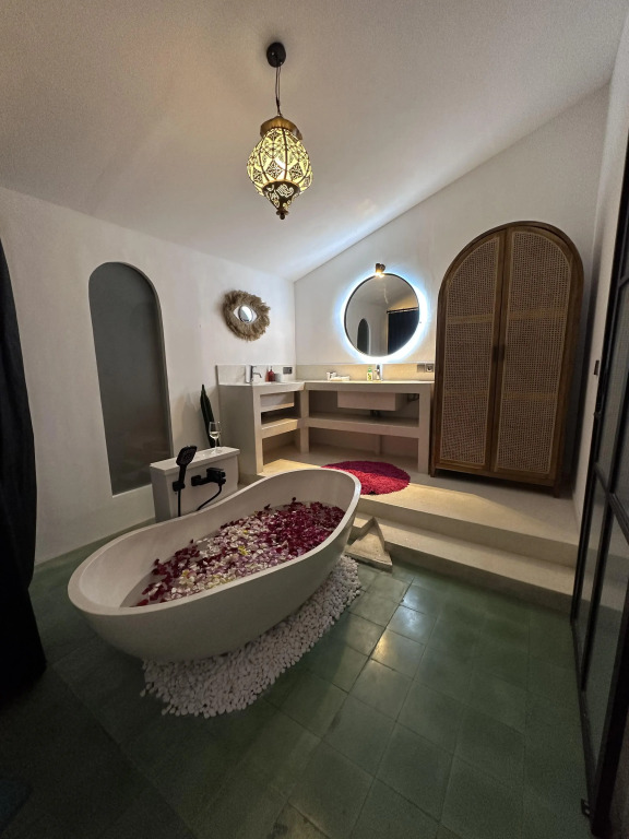 Curves Bali Villa