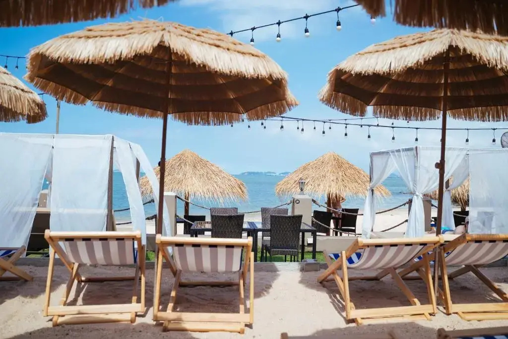 Mayaana Beach Resort Pattaya - Formerly Golden Tulip Pattaya Beach Resort