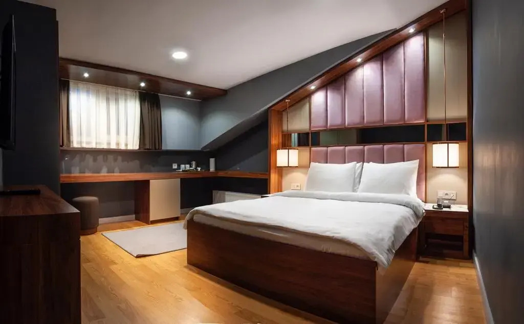 Отель Vitabella Suites