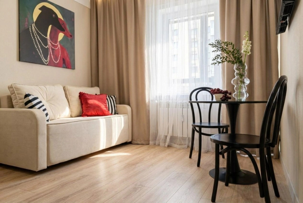 Квартира Бонбон-сьют  Rasko home просторная Арт-2- комнатная квартира в центре города
