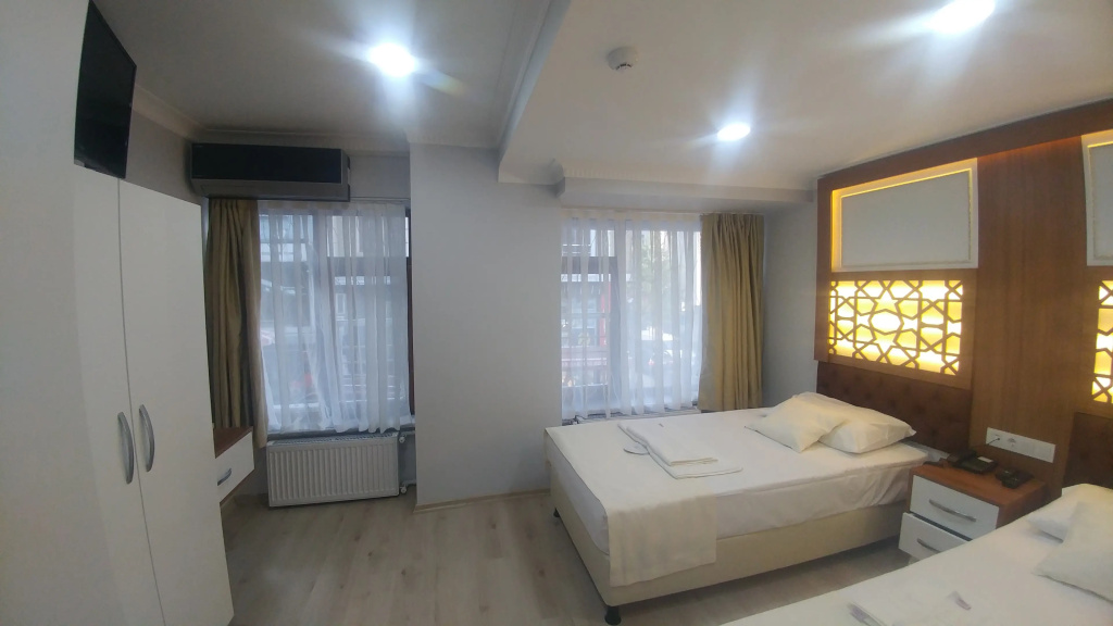 Grand Liza Hotel