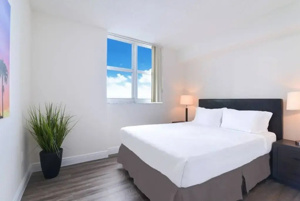 Апарт-отель Pet Friendly Condos in Sunny Isles