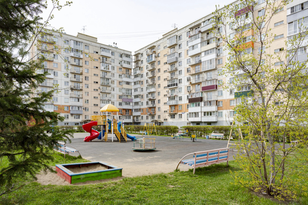 Квартира студия на Строителей с видом на ТЦ Планета