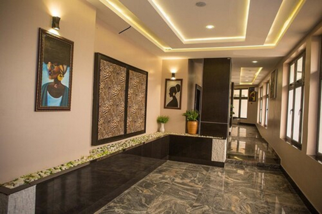 Отель Lion Luxury Suites