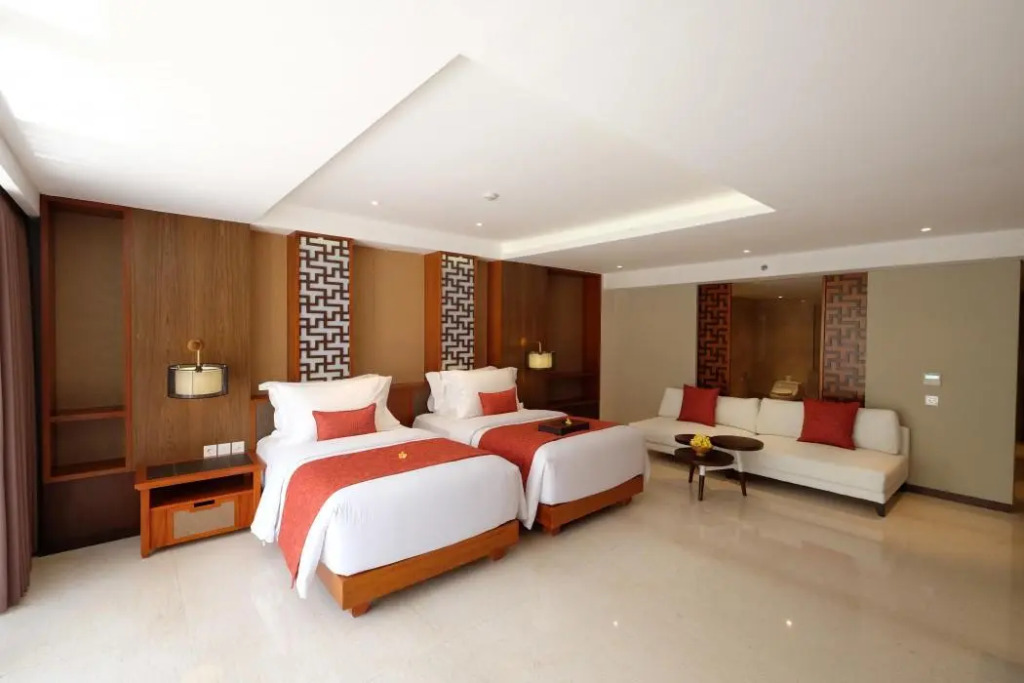 The Bandha Hotel & Suites