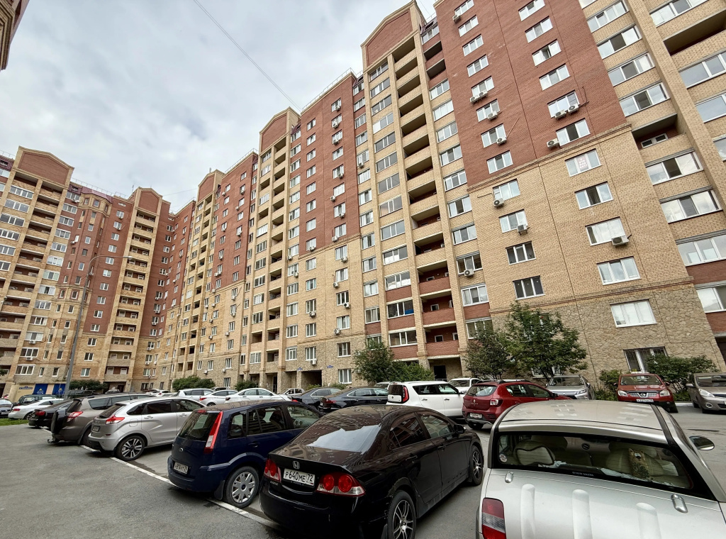 Апартаменты Книжная коллекция в центре города  на берегу реки Тура