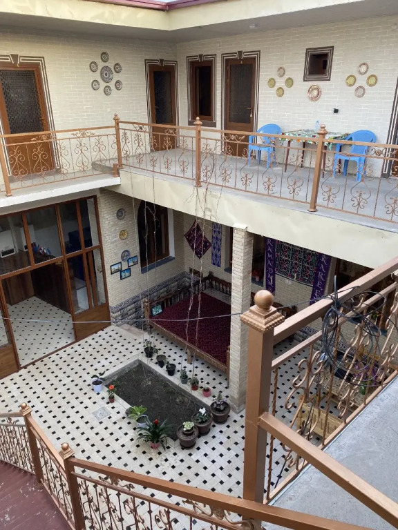 Parivash Guest House