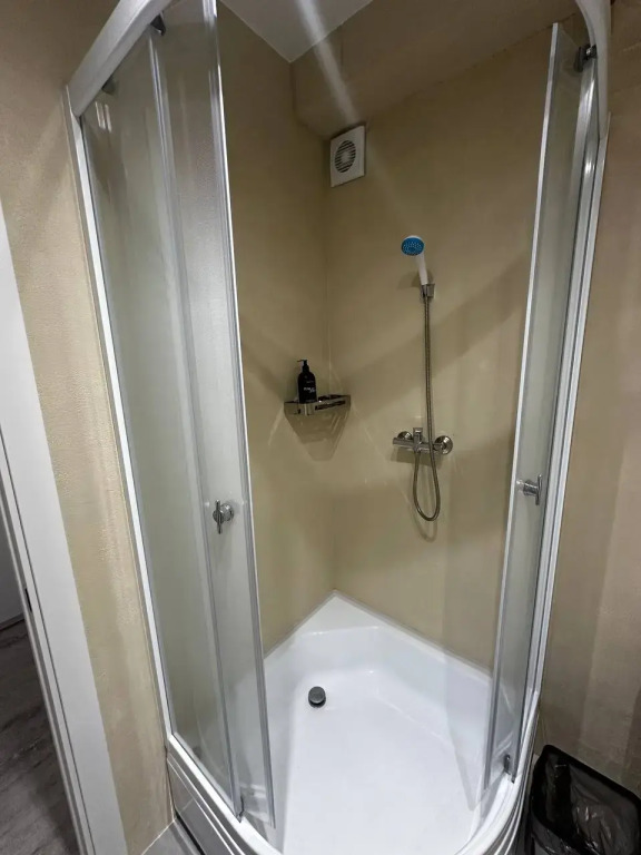 Квартира с китами