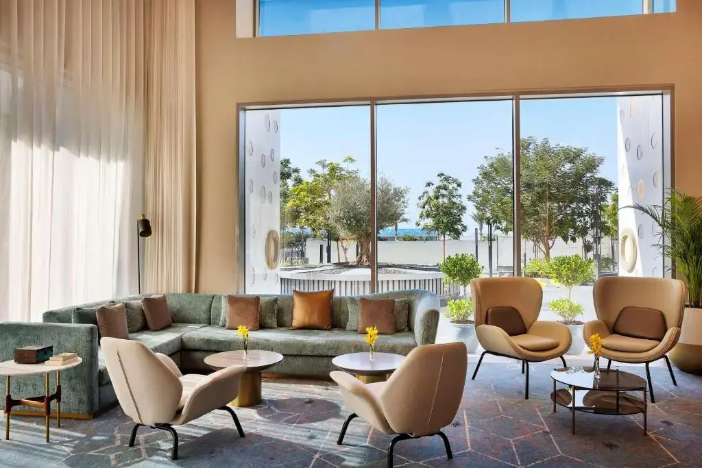 Отель Tumbi Hotel Dubai The Palm, Tapestry Collection by Hilton