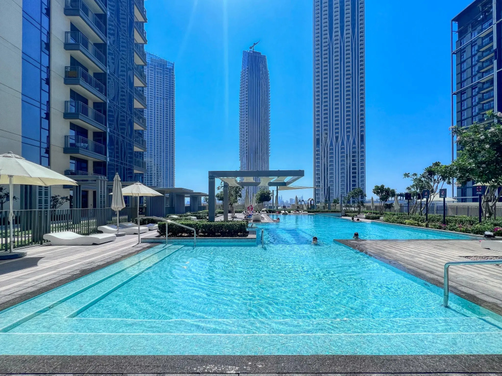 Апартаменты Bright 2BR, Top tower Creek Rise