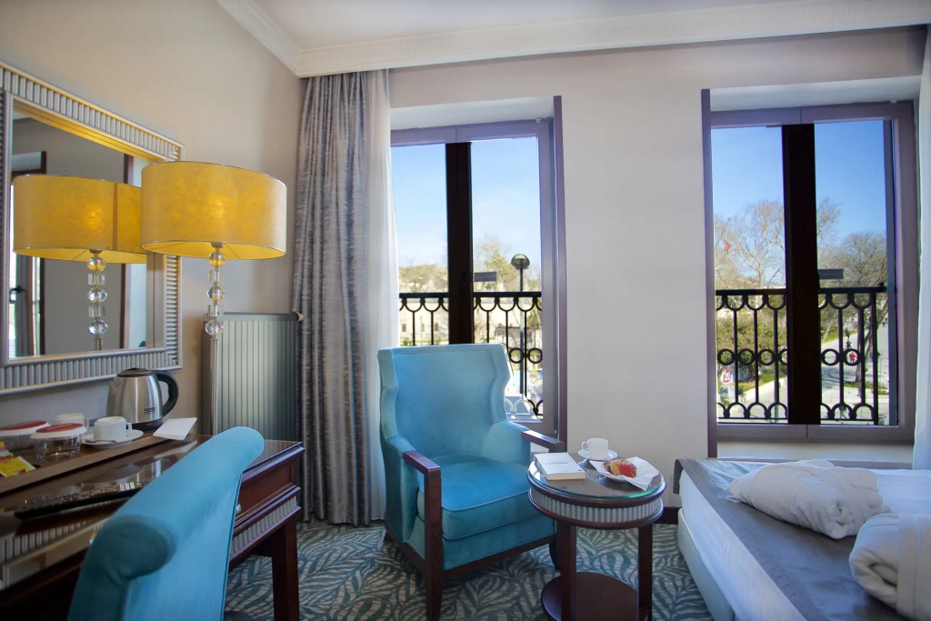 Emporium Hotel
