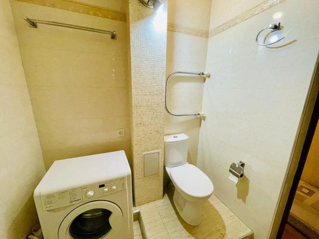 Квартира M.O.O.N. APARTMENTS Айбек 19 центр