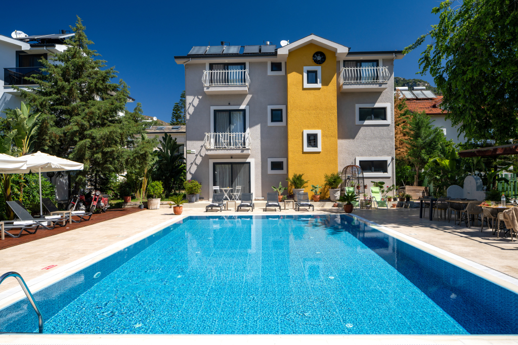 Отель West House Exclusive